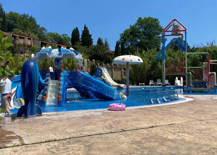 Astoria Ii 23 One Bedroom * Elenite