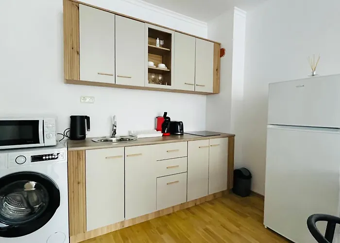 Astoria Ii 23 One Bedroom Elenite